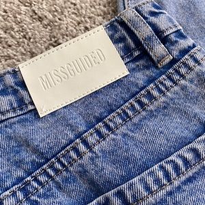 Missguided Petite Mom Jean with Knee Rip US 4 NWT